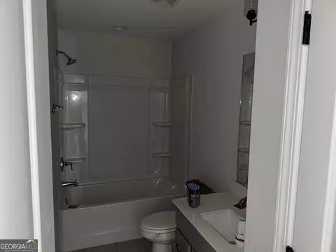 Bath - 4315 Cornwall Dr, Forsyth, GA 31029 photo 2 of 2