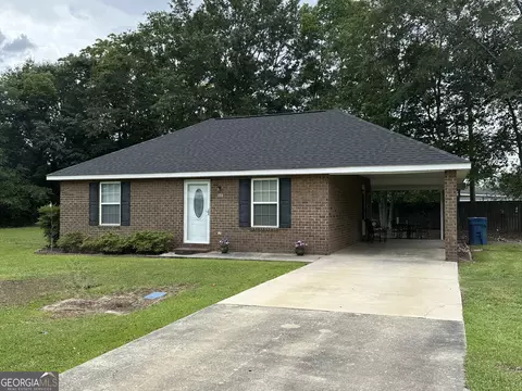 109 Chance Ln, Glennville, GA 30427