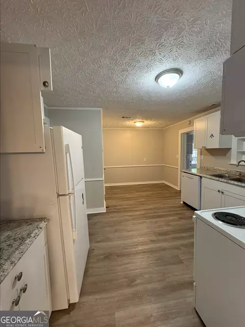 Kitchen - 187 Dodgen Rd, Hampton, GA 30228 photo 4 of 4