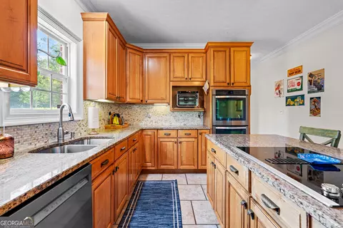 Kitchen - 506 Riverside Dr, Lagrange, GA 30240 photo 2 of 4