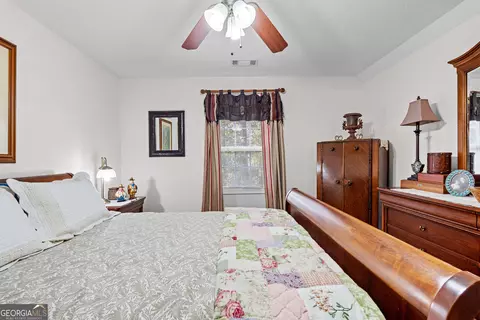 Bedroom - 506 Riverside Dr, Lagrange, GA 30240 photo 12 of 13