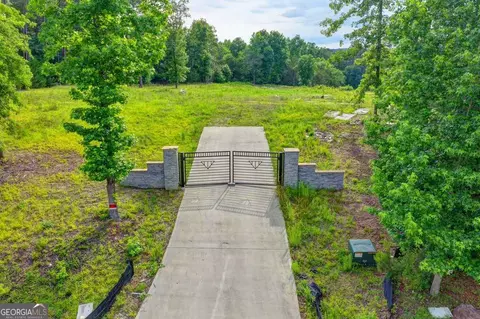 535 Penny Ln, Loganville, GA 30052