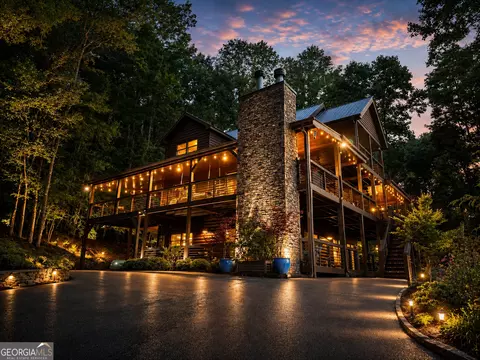 135 Bandit Ln, Blue Ridge, GA 30513