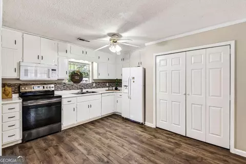 Kitchen - 317 Stancil Dr, Toccoa, GA 30577 photo 6 of 6