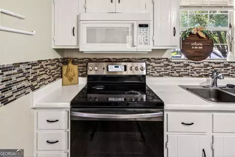 Kitchen - 317 Stancil Dr, Toccoa, GA 30577 photo 4 of 6