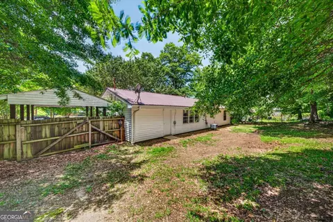 Exterior - 317 Stancil Dr, Toccoa, GA 30577 photo 6 of 15