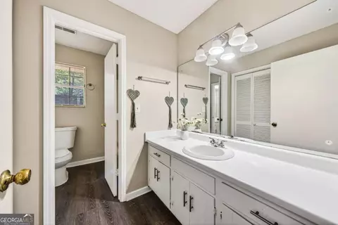 Bath - 317 Stancil Dr, Toccoa, GA 30577 photo 3 of 3