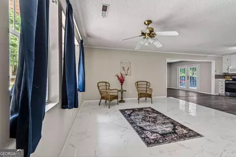 Living - 317 Stancil Dr, Toccoa, GA 30577 photo 4 of 5