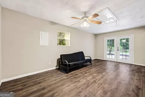 Living - 317 Stancil Dr, Toccoa, GA 30577 photo 5 of 5