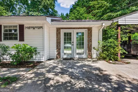 Exterior - 317 Stancil Dr, Toccoa, GA 30577 photo 3 of 15