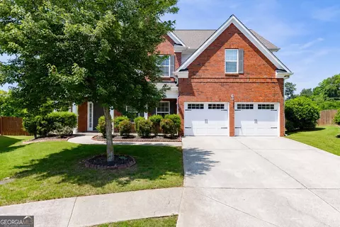820 Sapphire Ln, Sugar Hill, GA 30518