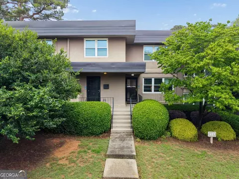 327 Lakemoore Dr NE #B, Atlanta, GA 30342