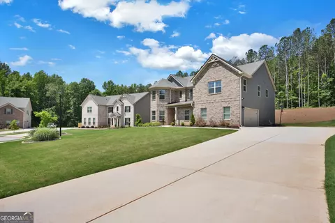 Exterior - 416 Traditions Ln, Hampton, GA 30228 photo 3 of 11