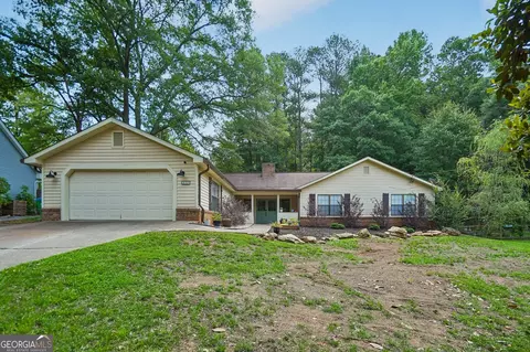 1372 Crooked Tree Ct SW, Lilburn, GA 30047