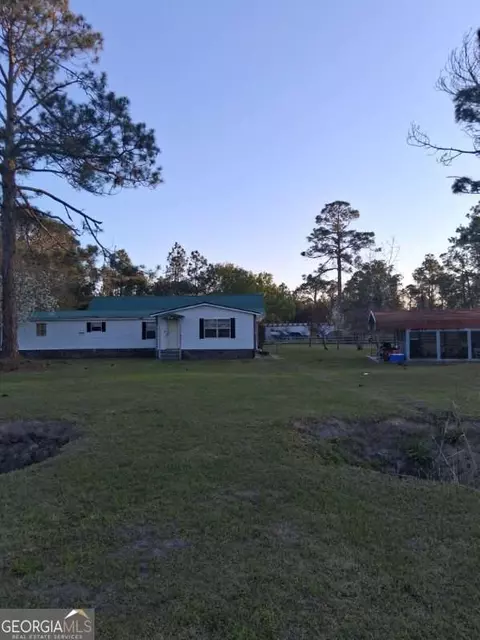 52 Edwards Kirkland Rd, Hazlehurst, GA 31539