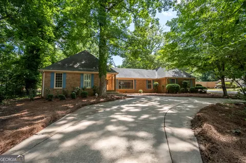 139 Lake Forest Dr, Athens, GA 30607