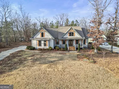 7609 Fern Ln, Lula, GA 30554