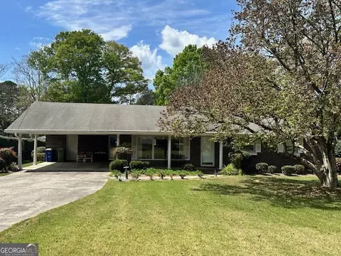 1123 Skyine Dr, Griffin, GA 30223