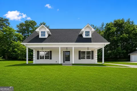 51 Pine Ave, Commerce, GA 30529