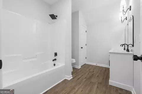 Entry Way - 51 Pine Ave, Commerce, GA 30529 photo 3 of 3