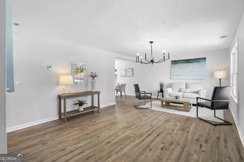 Living - 51 Pine Ave, Commerce, GA 30529 photo 1 of 1