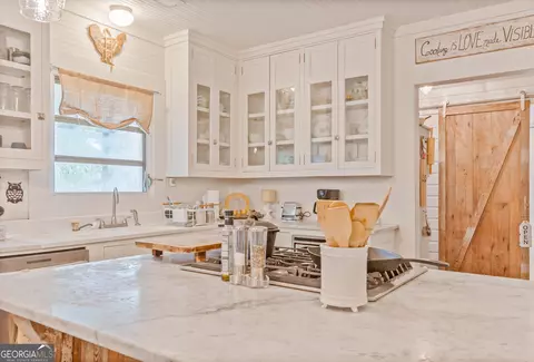 Kitchen - 282 Gardner Rd, Baxley, GA 31513 photo 2 of 6