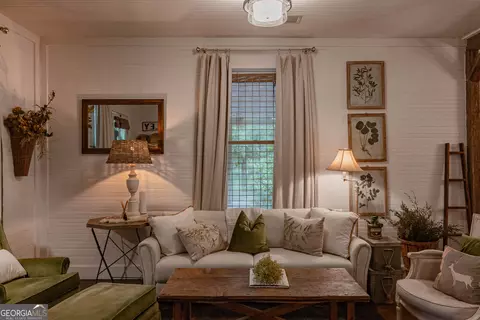 Living - 282 Gardner Rd, Baxley, GA 31513 photo 2 of 2