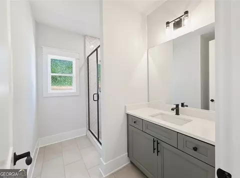 Bath - 141 Palisade Dr, Rydal, GA 30171 photo 12 of 13