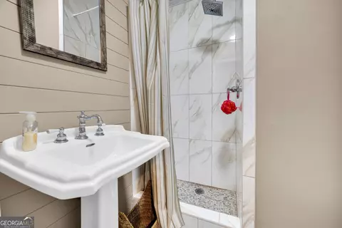 Bath - 3030 Smith Mcgee Rd, Iva, SC 29655 photo 6 of 9