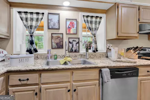 Kitchen - 3030 Smith Mcgee Rd, Iva, SC 29655 photo 6 of 6