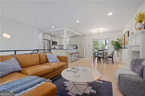 677 Hillandale Cir, Marietta, GA 30064