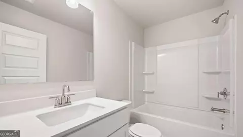 Bath - 498 Beachview Rd, Hampton, GA 30228 photo 2 of 5