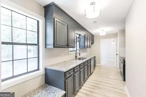Entry Way - 819 Old Macon Rd, Dublin, GA 31021 photo 1 of 3