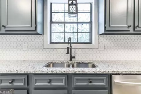 Kitchen - 819 Old Macon Rd, Dublin, GA 31021 photo 1 of 2