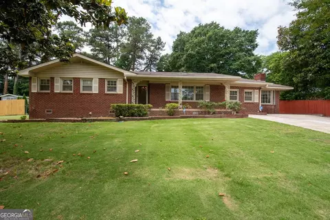 6513 Dunmoor Dr, Jonesboro, GA 30236