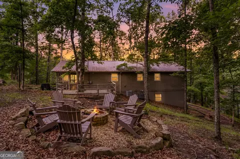4 Parker Dr, Ellijay, GA 30540