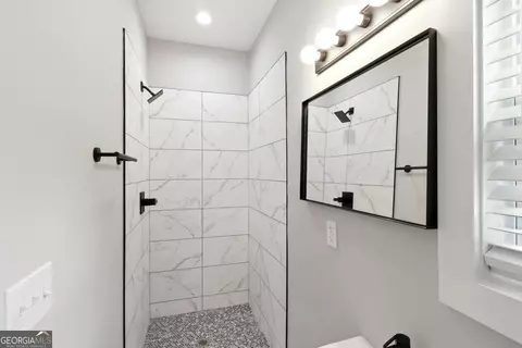 Bath - 159 Brad St, Royston, GA 30662 photo 1 of 8