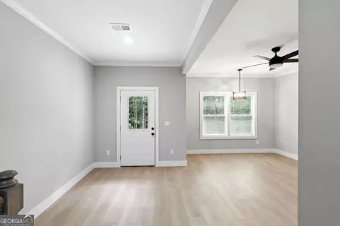 Living - 159 Brad St, Royston, GA 30662 photo 1 of 2
