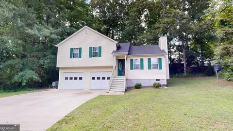179 Country Cottage Cir, Carrollton, GA 30116