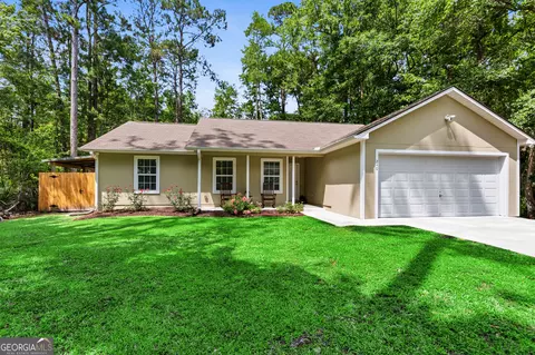 240 Creekwood Dr, Kingsland, GA 31548