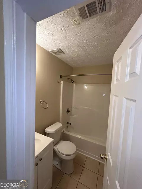 Bath - 225 Wagon Wheel Dr, Rex, GA 30273 photo 2 of 2