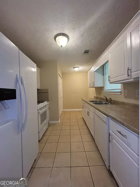 Kitchen - 225 Wagon Wheel Dr, Rex, GA 30273 photo 1 of 2