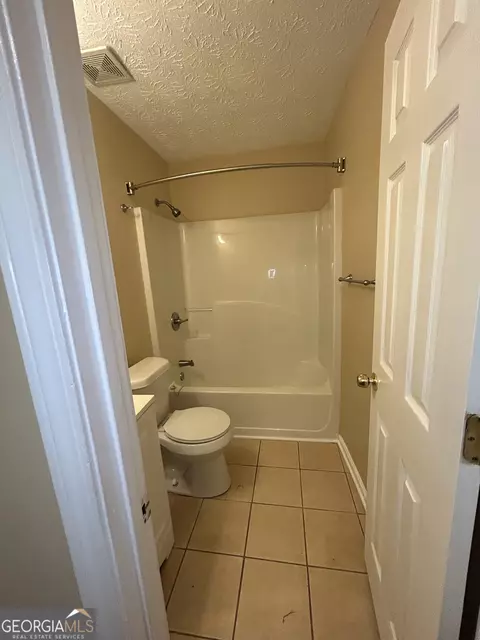 Bath - 225 Wagon Wheel Dr, Rex, GA 30273 photo 1 of 2
