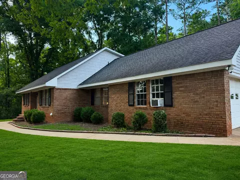 300 Cheyenne Dr, Lagrange, GA 30240