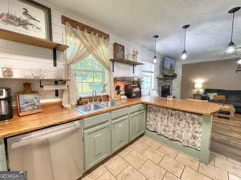 Kitchen - 131 Rob Roy Rd, Lagrange, GA 30240 photo 2 of 3