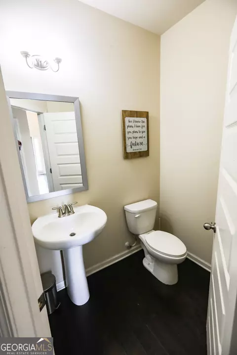 Bath - 225 Silver Ridge Rd, Covington, GA 30016 photo 3 of 8