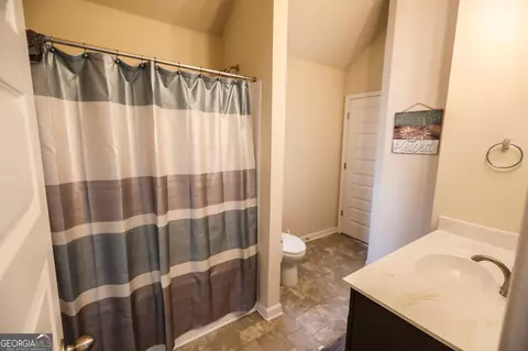 Bath - 225 Silver Ridge Rd, Covington, GA 30016 photo 1 of 8