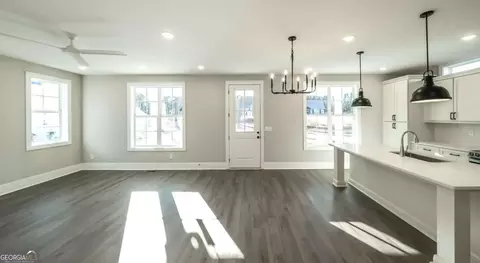 Living - 479 West Ave, Bowdon, GA 30108 photo 2 of 5