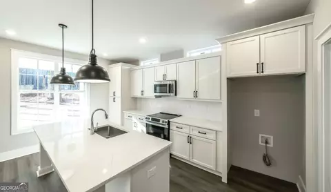 Kitchen - 479 West Ave, Bowdon, GA 30108 photo 1 of 2