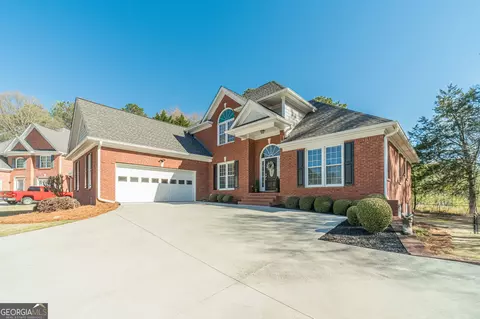 781 Templeton Dr, Loganville, GA 30052